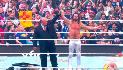 Paul Heyman se robó la pelea central de la primera noche de Wrestlemania