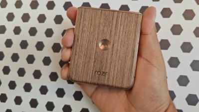 Motorola lanza el plegable flip más potente del momento