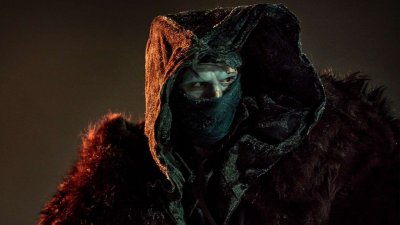 La criatura se revela en el Frankenstein de Guillermo del Toro