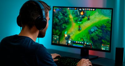 Jugar videojuegos puede mantener tu cerebro joven, según la ciencia