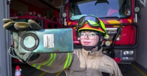 HONOR Magic 5 Lite sobrevive a un incendio forestal y sigue funcionando