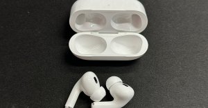 Los AirPods siguen liderando: así quedó el ranking mundial de audífonos inalámbricos